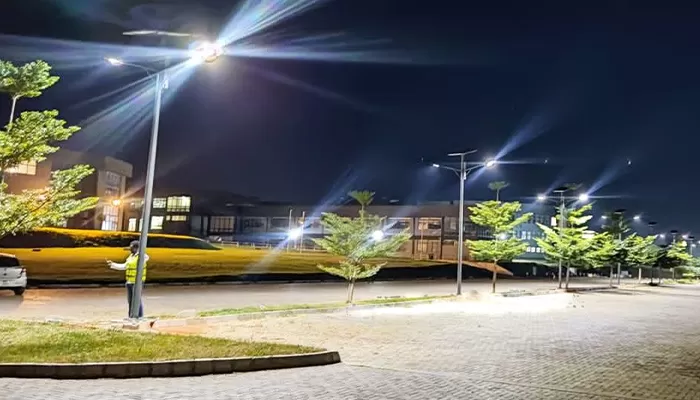 Lampadaire solaire de type split : éclairage solaire flexible et haute puissance